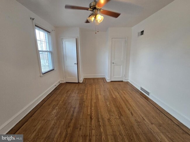 Building Photo - 831 Fanshawe St