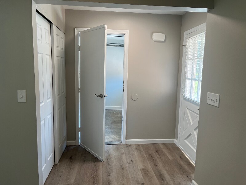 Building Photo - 4467 Glendale Dr