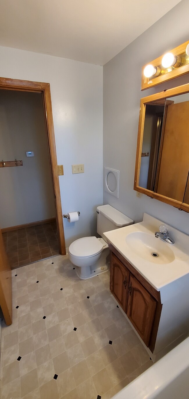 Building Photo - 1163 Higgins Ave