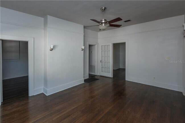 Building Photo - 835 Cathcart Terrace
