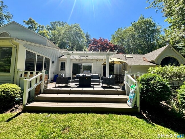 Building Photo - 15 Timber Ln