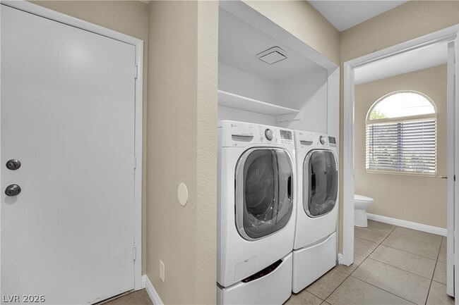 Building Photo - 756 Charwood Cir