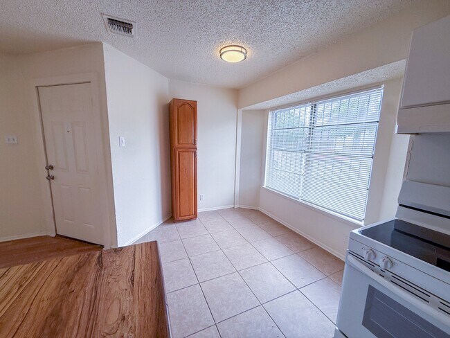 Building Photo - 4047 Indian Sunrise