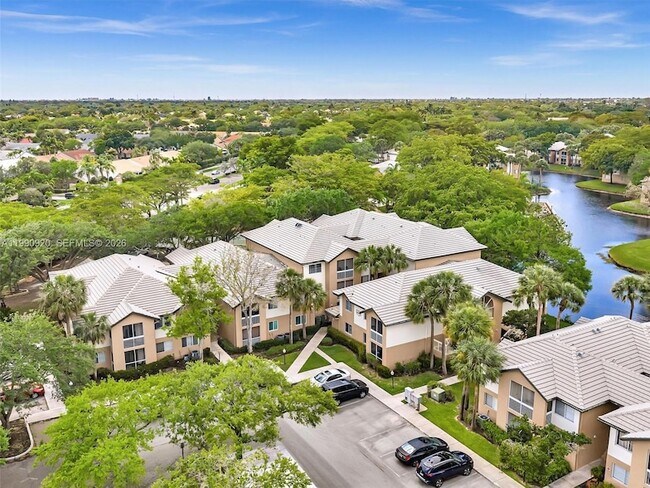 Building Photo - 9777 Westview Dr