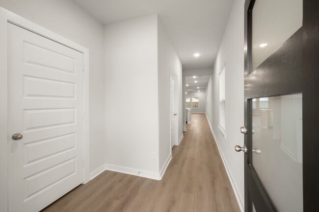 Building Photo - 8619 Blueberry Ash St