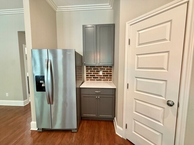 Building Photo - 1037 Stagecoach Bend