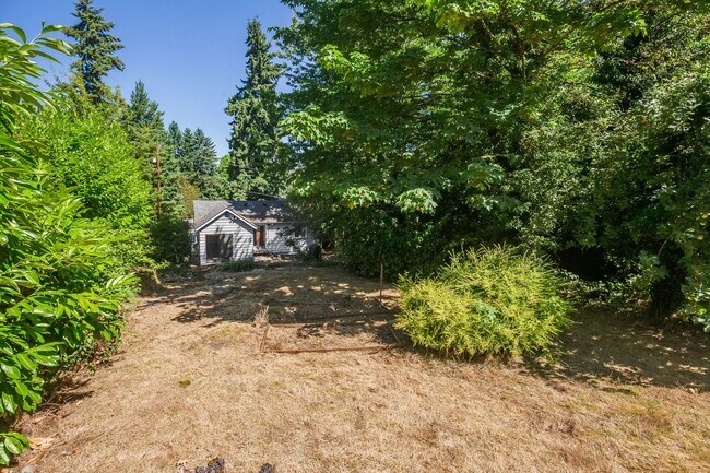 Building Photo - Charming 1 BD 1 BA cottage nestled on a be...