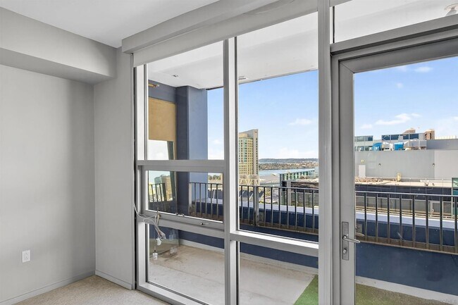 Building Photo - 321 Tenth Ave