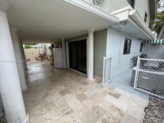 Building Photo - 9922 SW 2nd St