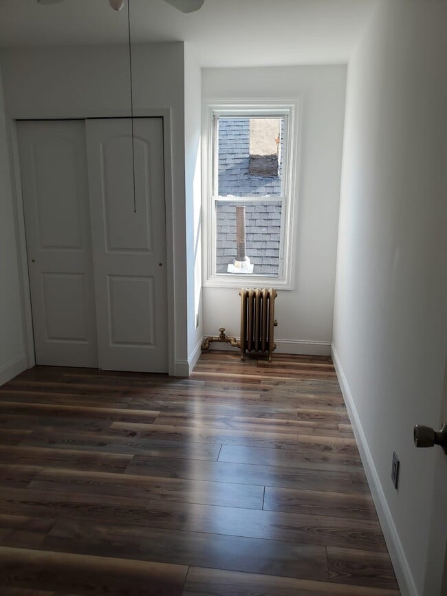 Building Photo - 43 Wood St