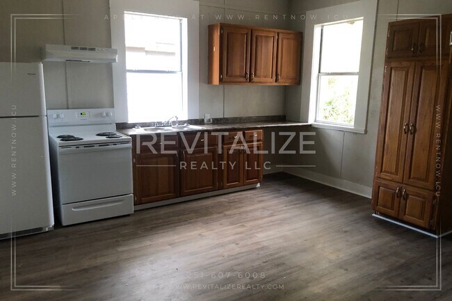 Building Photo - 4 Bed/3 Bath Home in Chickasaw East Village