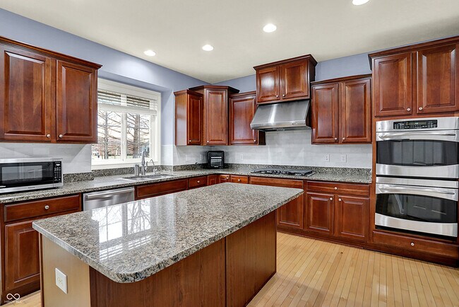 Building Photo - 13720 Akers Dr