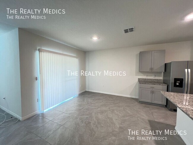 Building Photo - 536 Emily Gln St