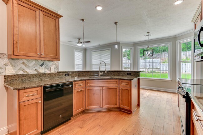 Building Photo - 1111 Sumter Landing Cir