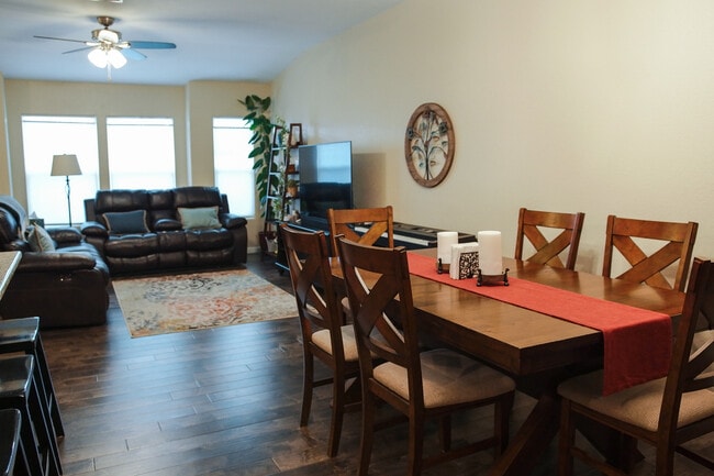 Dining Room - 5644 Shamrock Hts