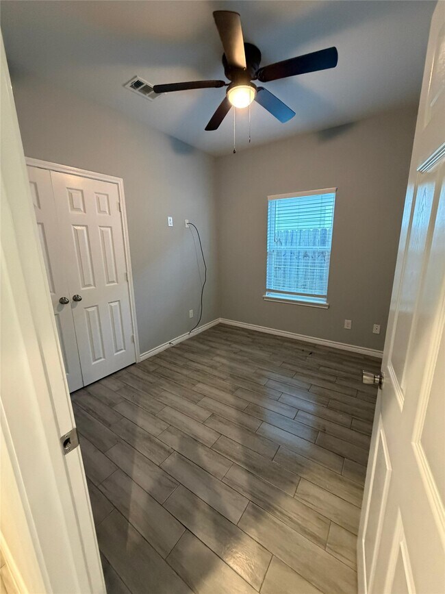 Building Photo - 16992 W Dounreay St