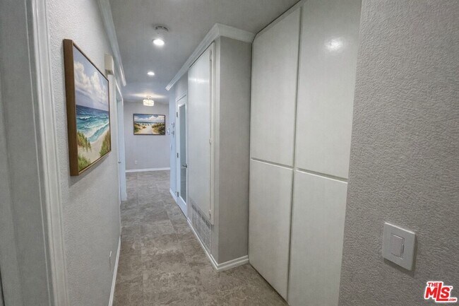 Building Photo - 64356 Doral Dr