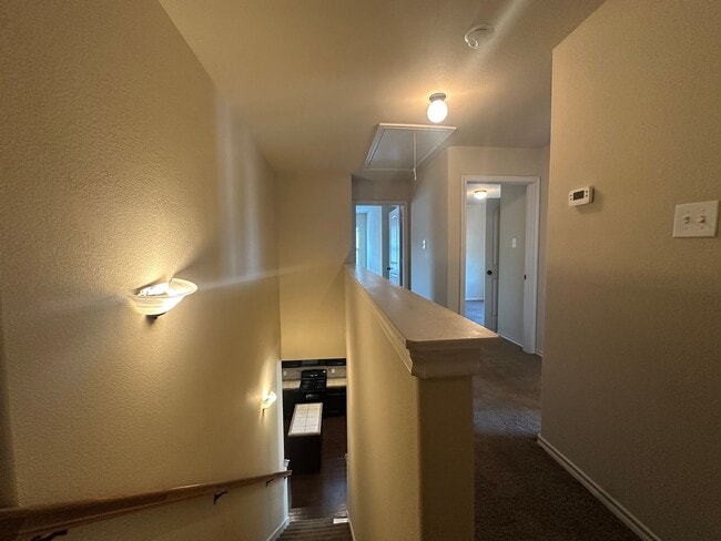 Building Photo - Townhome for rent
