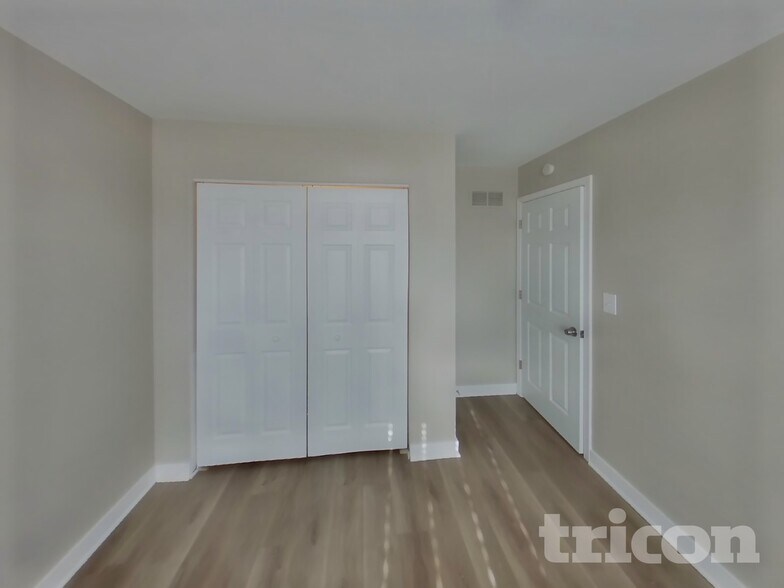 Building Photo - 7217 Sutherland Ct