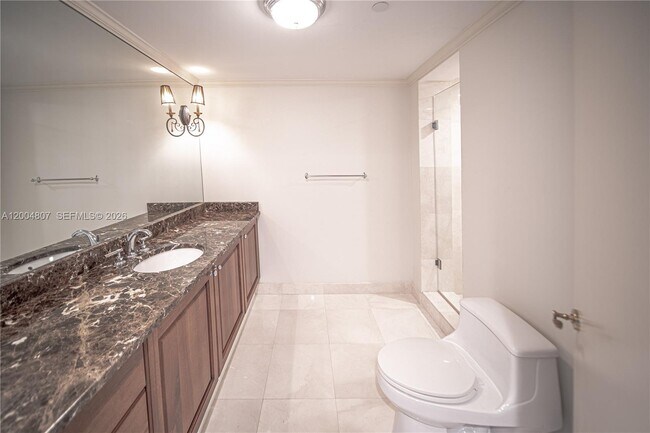 Building Photo - 20201 E Country Club Dr