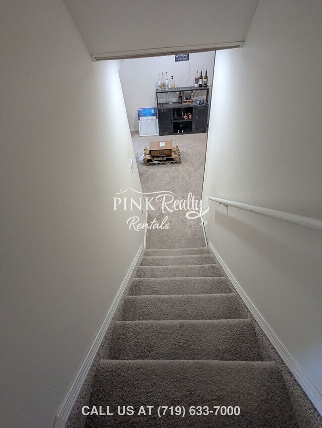 Building Photo - 955 Lords Hill Dr