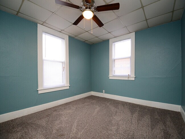 Building Photo - 26 S 6th St