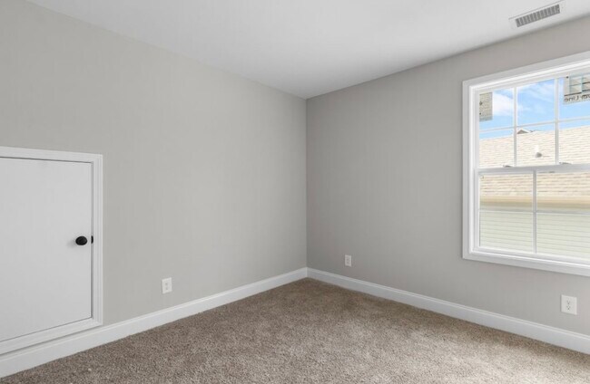 Building Photo - 422 Mattingly Dr