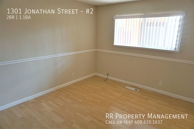 Building Photo - Updated Unit in Well Maintained Santa Clar...