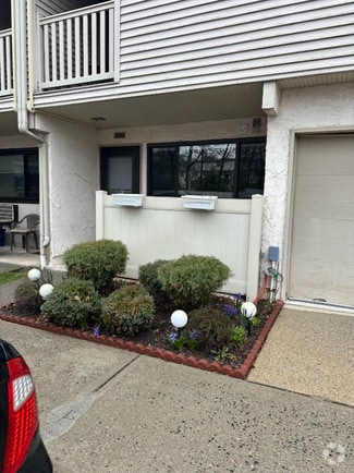 Building Photo - 31 Winding Woods Loop