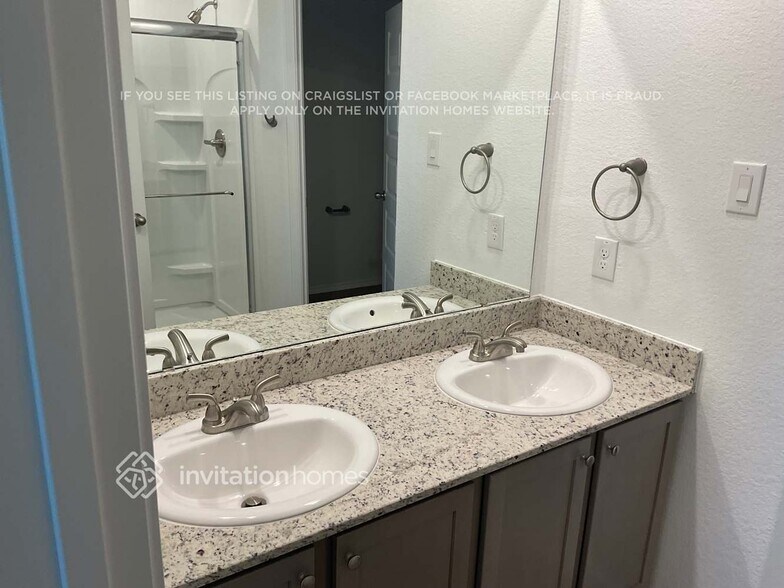 Building Photo - 10715 Sunlit St