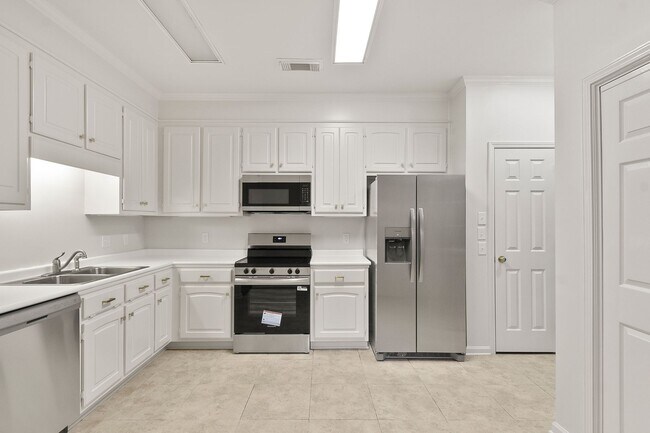 Building Photo - Verner School Zone - Fox Ridge Subdivision