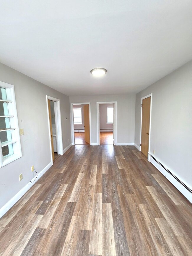 Building Photo - 535 Manville Rd