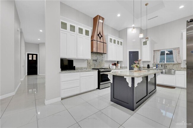 Building Photo - 25 La Pointe Ave