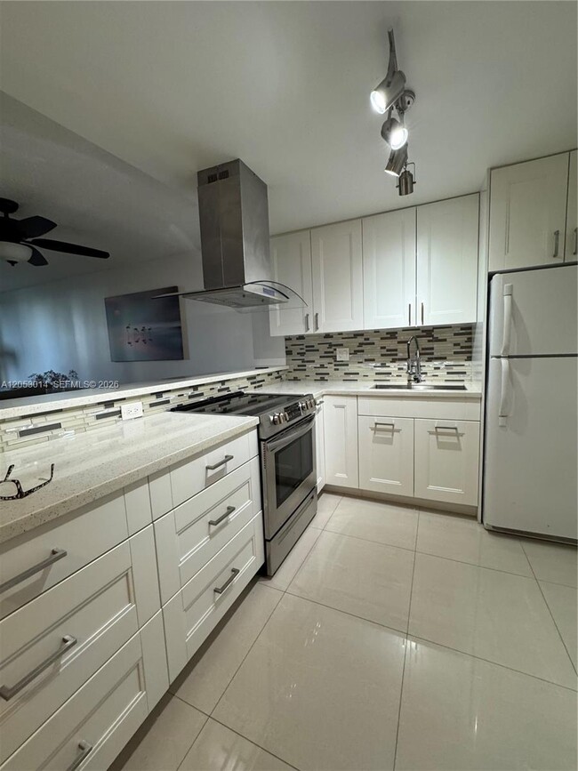 Building Photo - 600 Three Islands Boulevard