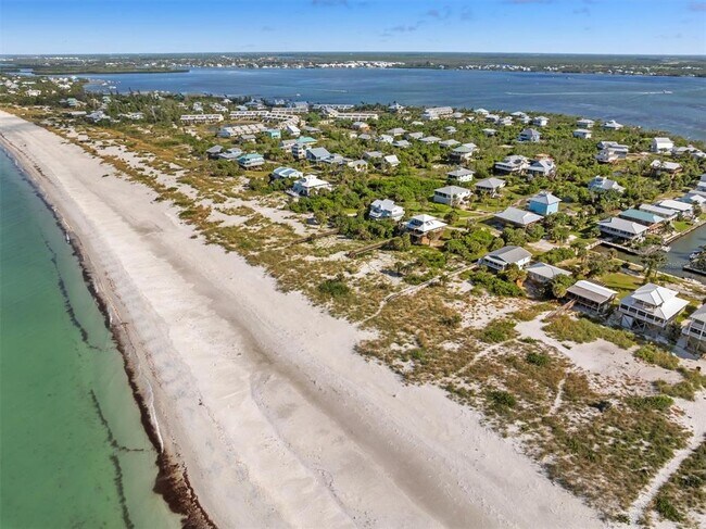 Building Photo - 9498 Alborado Rd