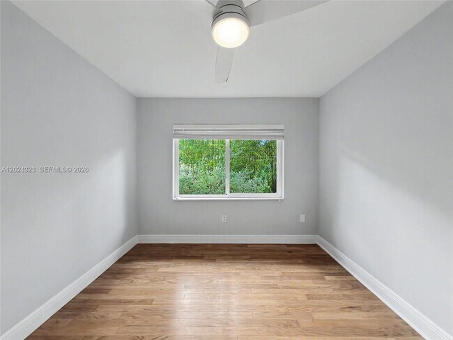 Building Photo - 7601 SW 64th Ct