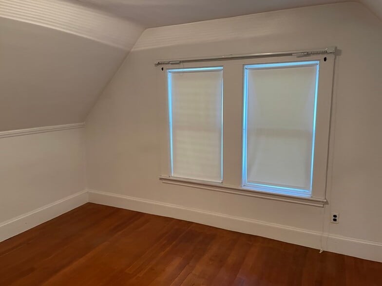 Building Photo - 24 Gold Star Rd