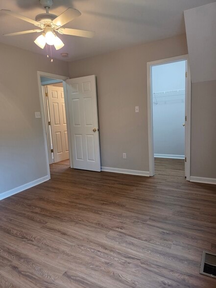 Building Photo - 3929 Acorn Dr