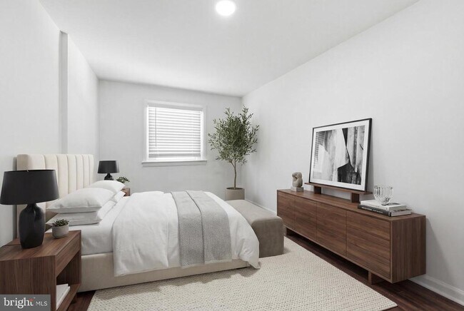 Building Photo - 3816 W Bay Ave