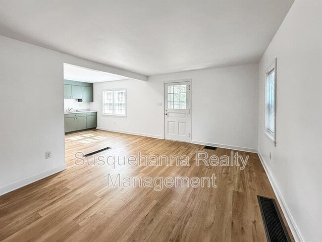 Building Photo - 169 Engle Ln