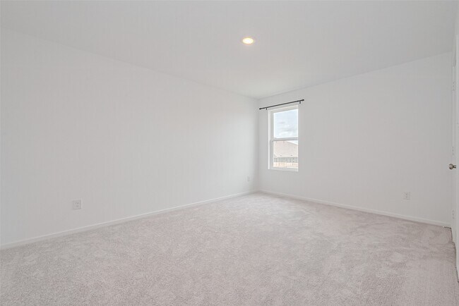 Building Photo - 26615 Coast Redwood Dr