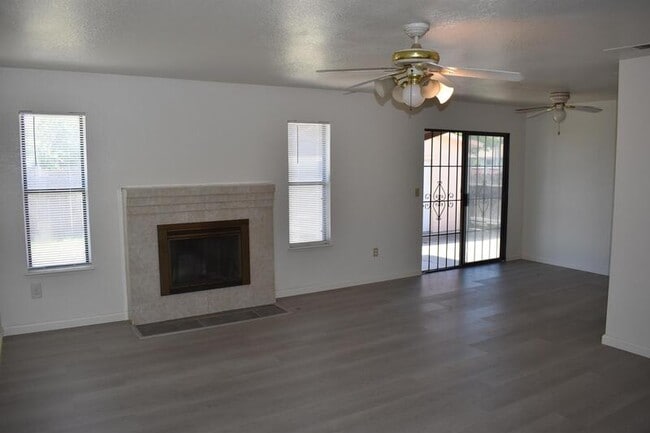 Building Photo - 614 E Linwood Ave