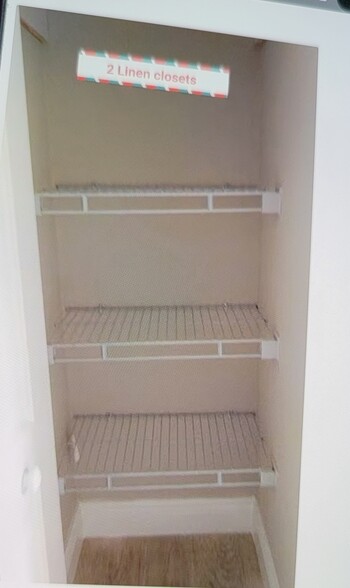 2 linen closets - 15228 73rd Ter N