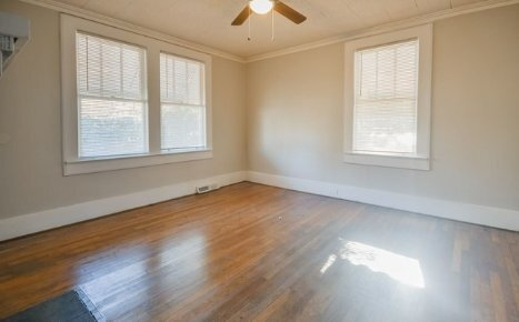 Building Photo - 4213 Ridgewood Ave