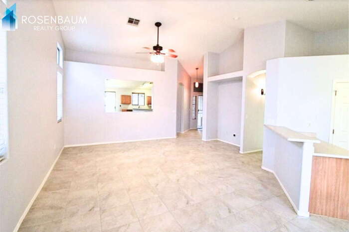 Building Photo - 6261 S Mesa Vista Dr