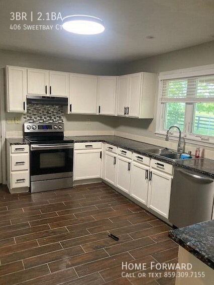 Building Photo - 406 Sweetbay Ct