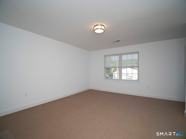 Building Photo - 44 Mettler St