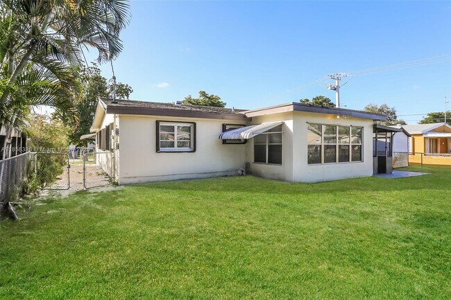 Building Photo - 7481 Lincoln St