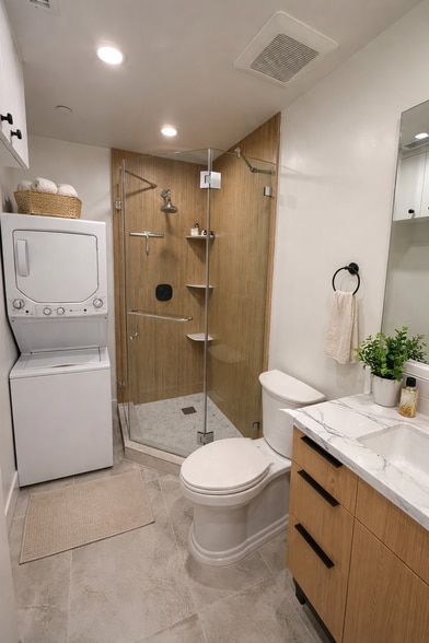 Building Photo - 6641 Glade Ave