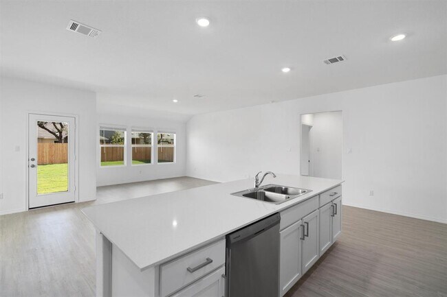 Building Photo - 138 Arbordale St